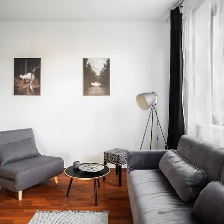 Διαμέρισμα Spacious In Zizkov By Days Πράγα