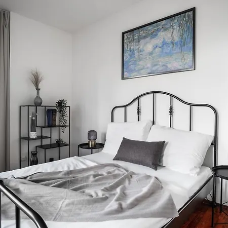 Spacious In Zizkov By Days * Praha
