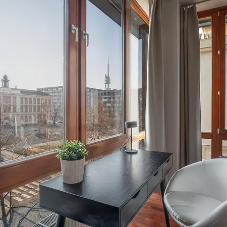 Spacious In Zizkov By Days Apartmán