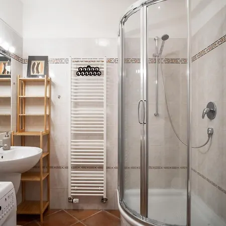 Spacious In Zizkov By Days Praha